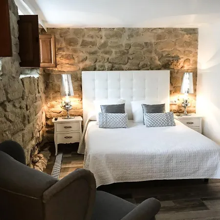 La Casona De Alutiz & Bodega * Саманьего
